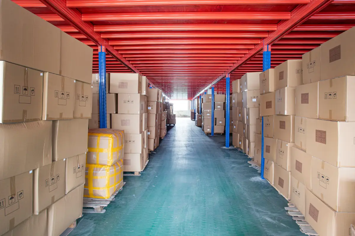 Large‑scale factory warehouse storage