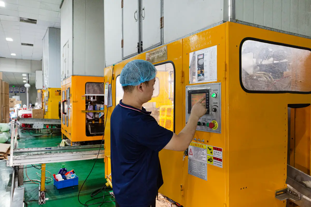 Worker operate injection molding machine