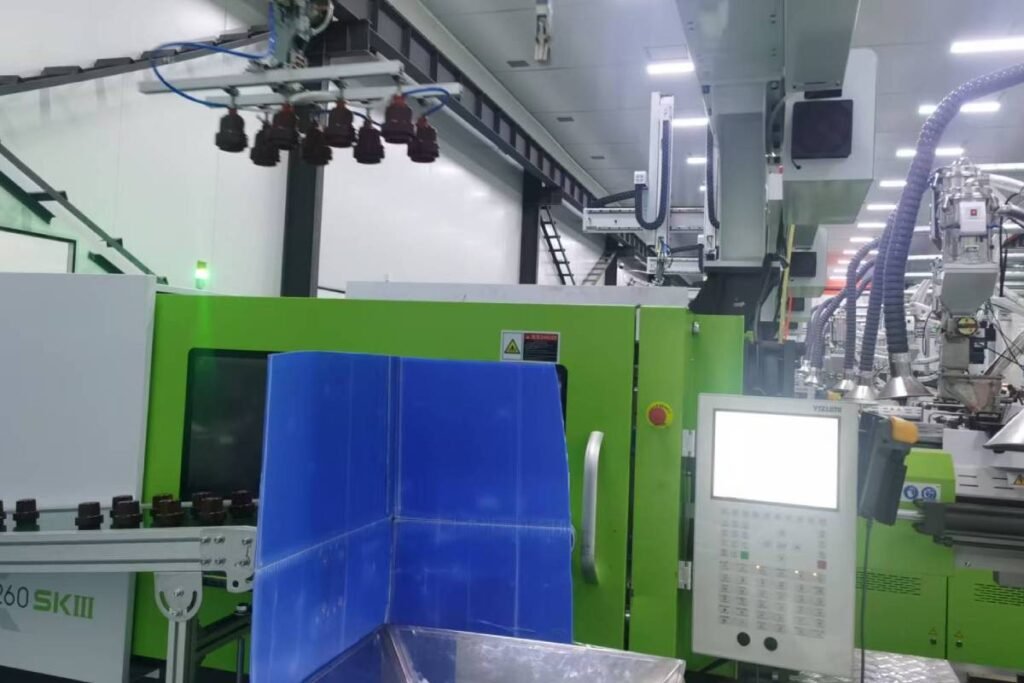 Full servo all-electric control system for blow-molding bottle