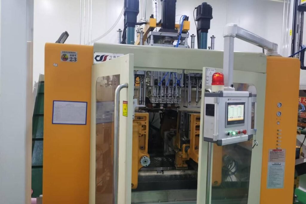 Full servo all-electric control system for blow-molding bottle